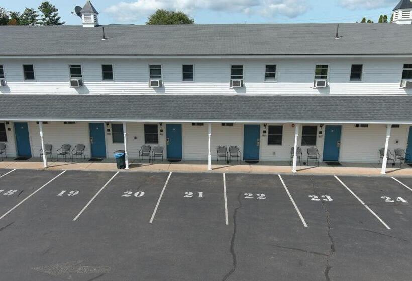 Colonial Motel