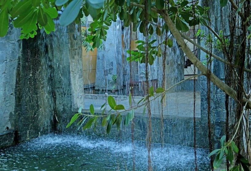 Grand Udawalawe Safari Resort