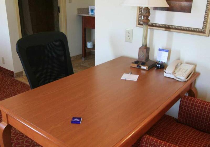 Hampton Inn & Suites Jennings