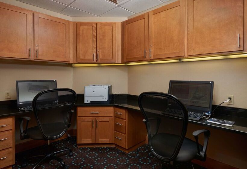 Hampton Inn & Suites Canton