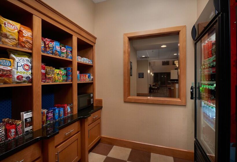 Hampton Inn & Suites Canton