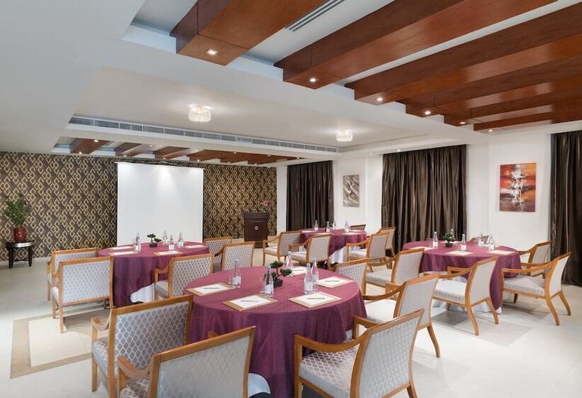 Al Hail Waves Hotel Managed By Centara