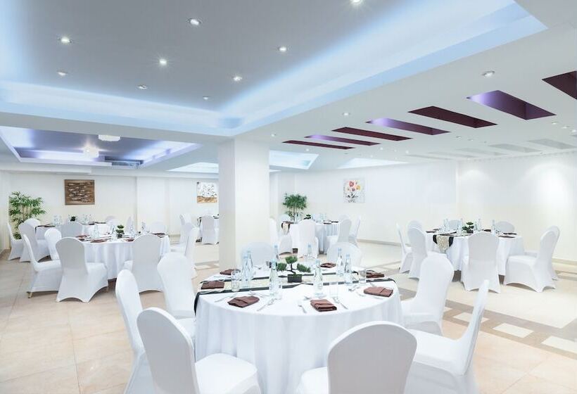 Al Hail Waves Hotel Managed By Centara