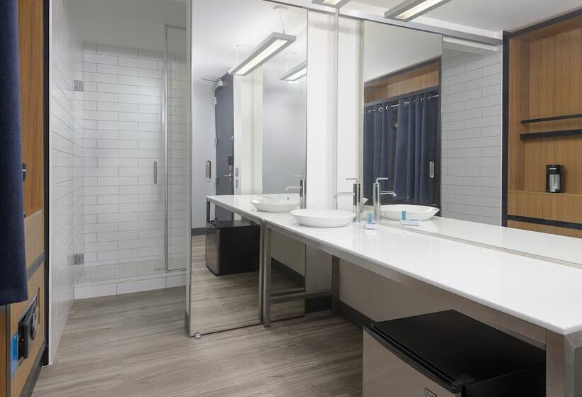 Отель Aloft Jacksonville Airport