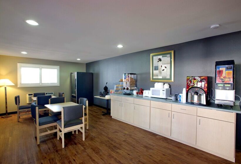 בית מלון כפרי Americas Best Value Inn Midland