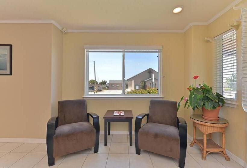 בית מלון כפרי Cayucos Beach Inn