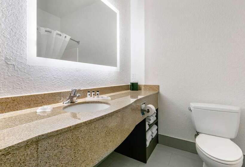 ホテル Clarion Pointe Columbusbradley Park