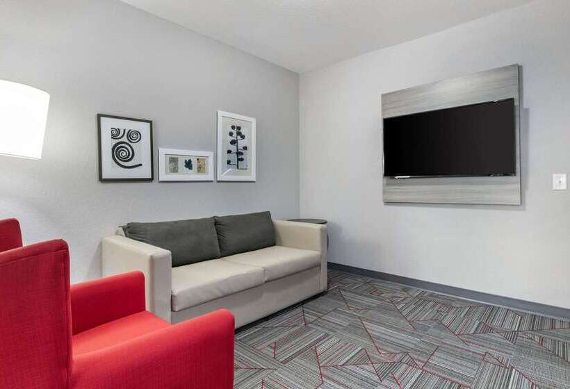 ホテル Clarion Pointe Columbusbradley Park