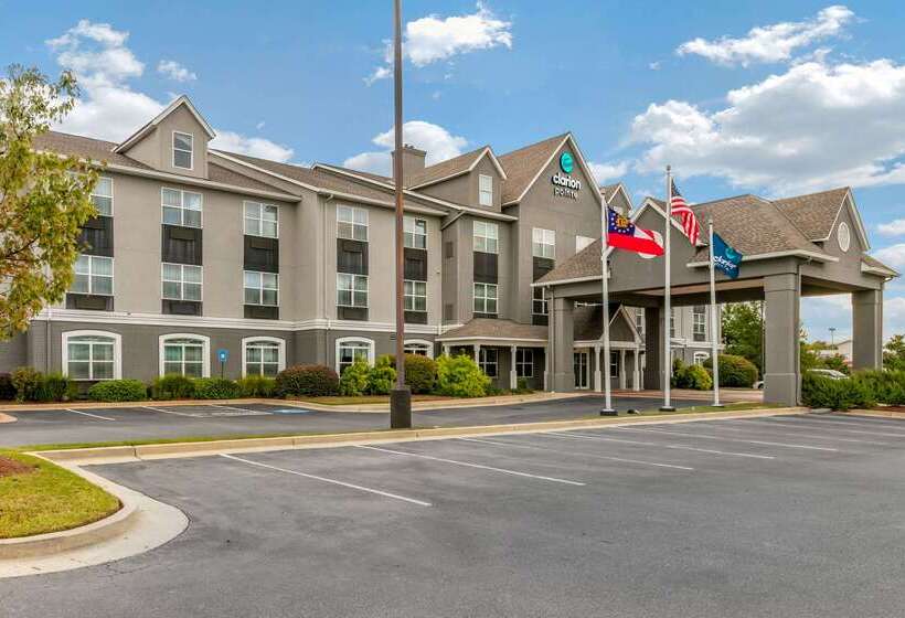 هتل Clarion Pointe Columbusbradley Park
