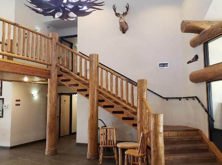 فندق Cody Legacy Inn & Suites