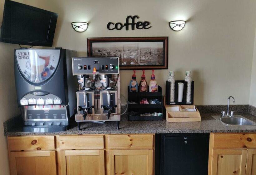 فندق Cody Legacy Inn & Suites