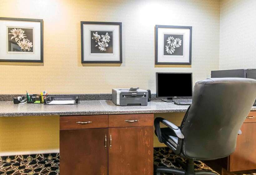 فندق Comfort Suites South Point  Huntington