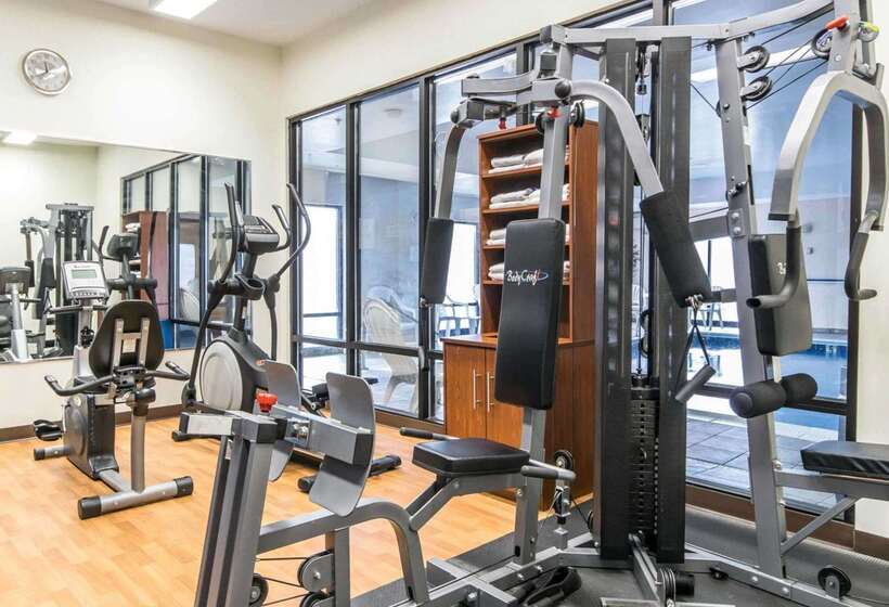 فندق Comfort Suites South Point  Huntington