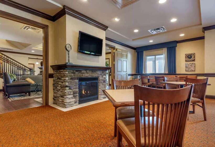 호텔 Comfort Inn & Suites