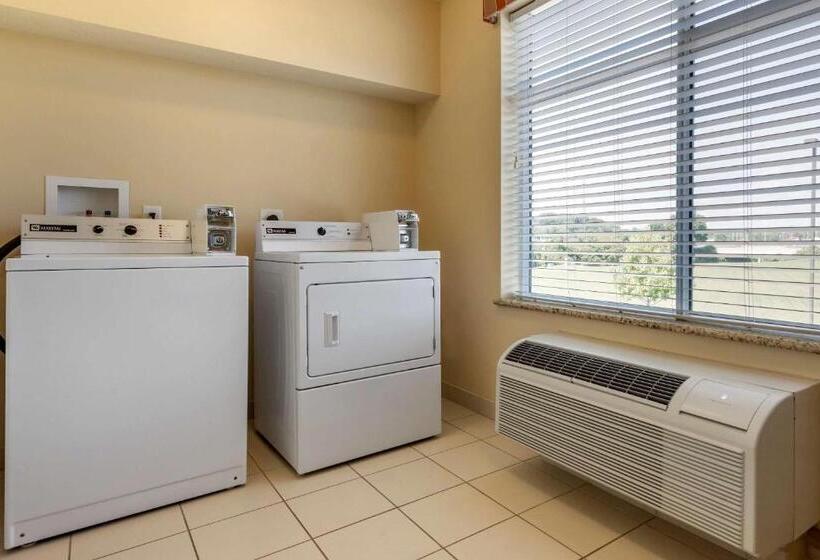 호텔 Comfort Inn & Suites