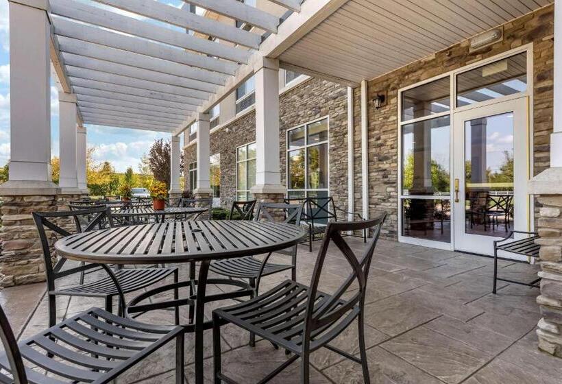 호텔 Comfort Inn & Suites