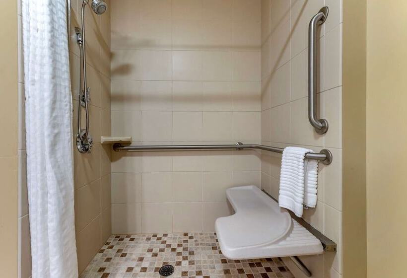 호텔 Comfort Inn & Suites