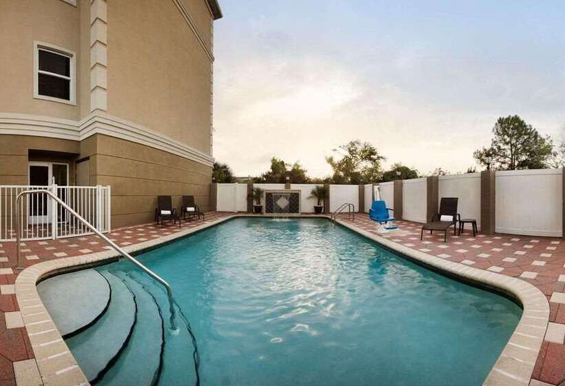 فندق Country Inn & Suites By Radisson, Tampa Airport North, Fl