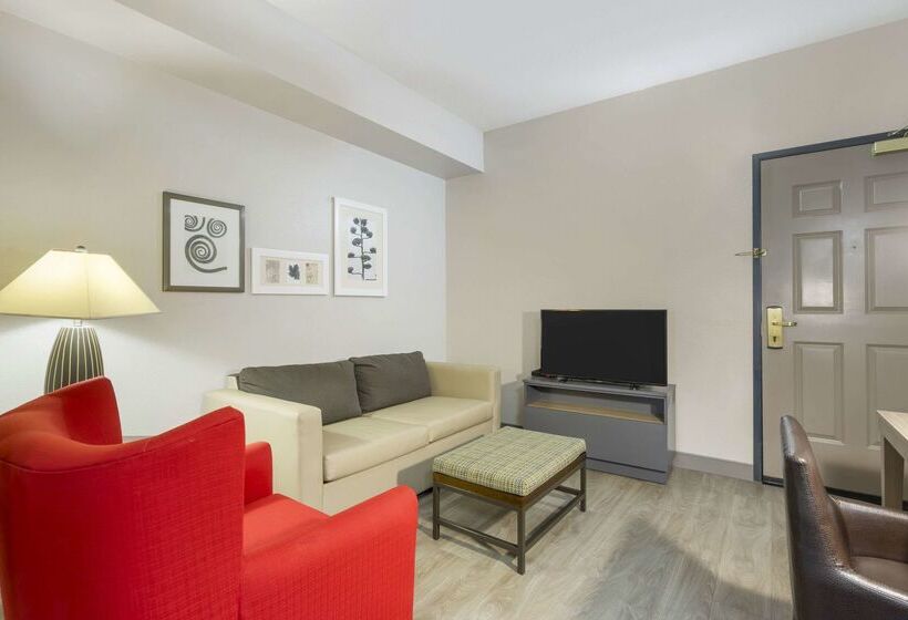 فندق Country Inn & Suites By Radisson, Tampa Airport North, Fl