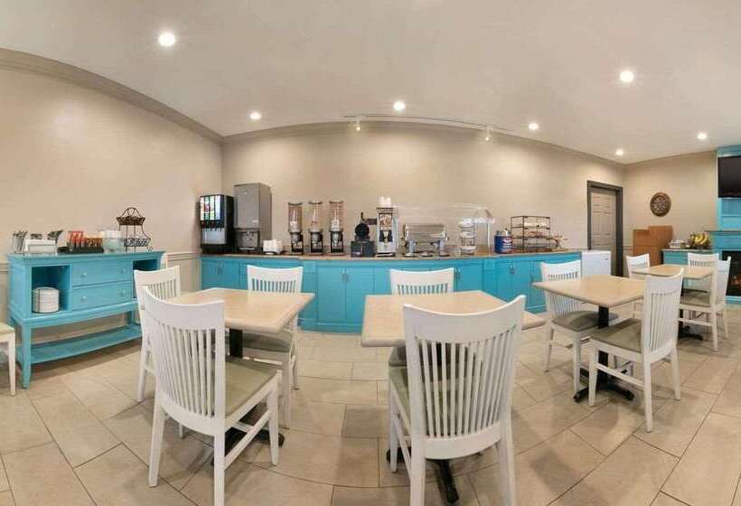 Отель Country Inn & Suites By Radisson, Tampa Airport North, Fl