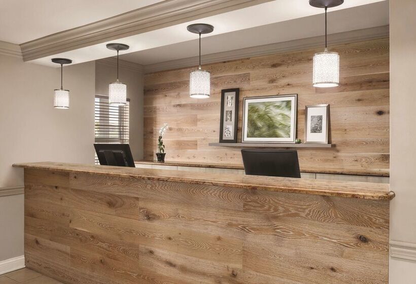 Отель Country Inn & Suites By Radisson, Tampa Airport North, Fl