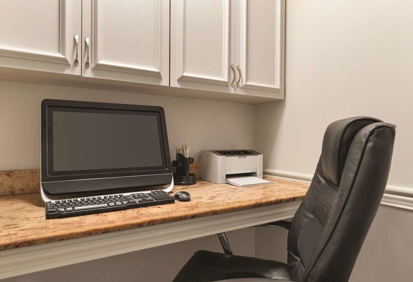 Отель Country Inn & Suites By Radisson, Tampa Airport North, Fl