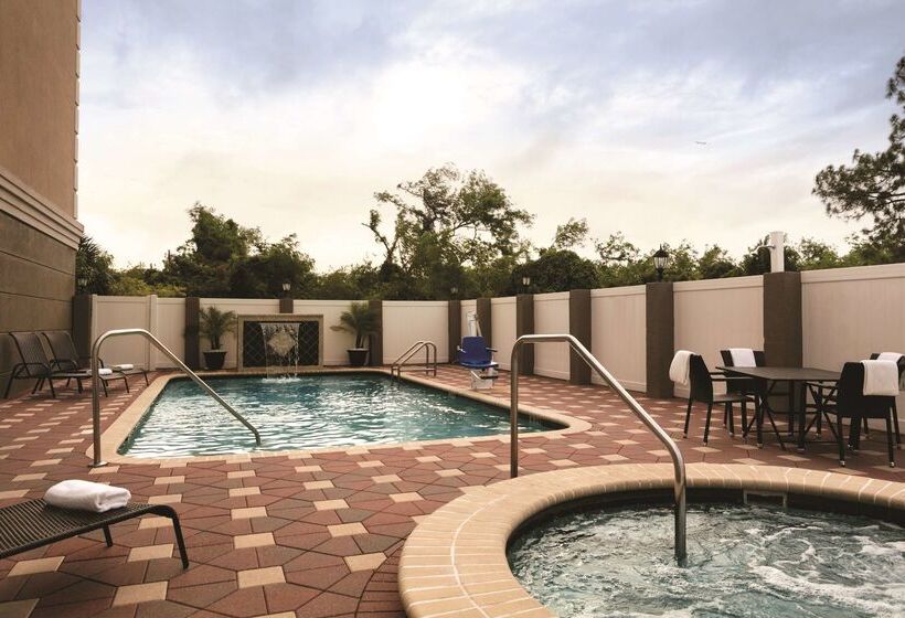 Отель Country Inn & Suites By Radisson, Tampa Airport North, Fl