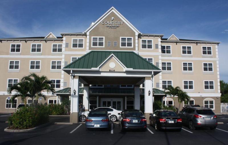 Отель Country Inn & Suites By Radisson, Tampa Airport North, Fl