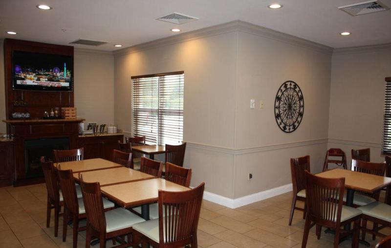 Отель Country Inn & Suites By Radisson, Tampa Airport North, Fl