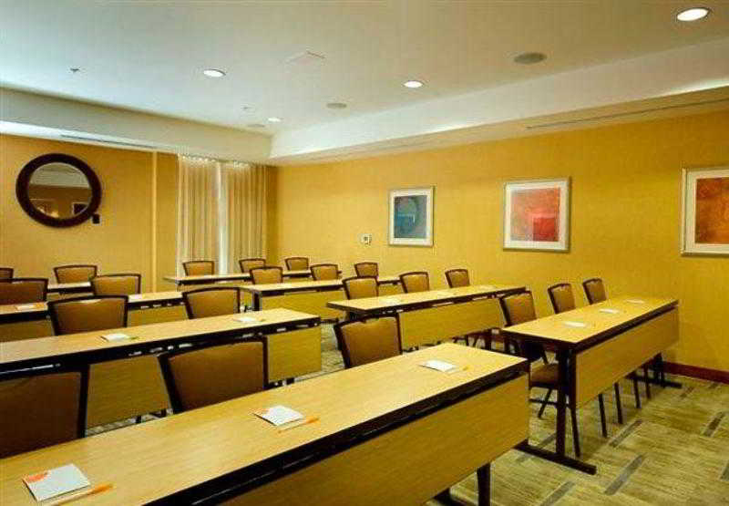 فندق Courtyard By Marriott Atlanta Buford Mall Of Georgia