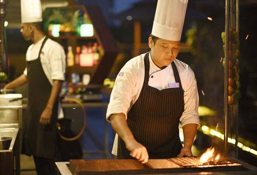 ホテル Crowne Plaza Kochi, An Ihg