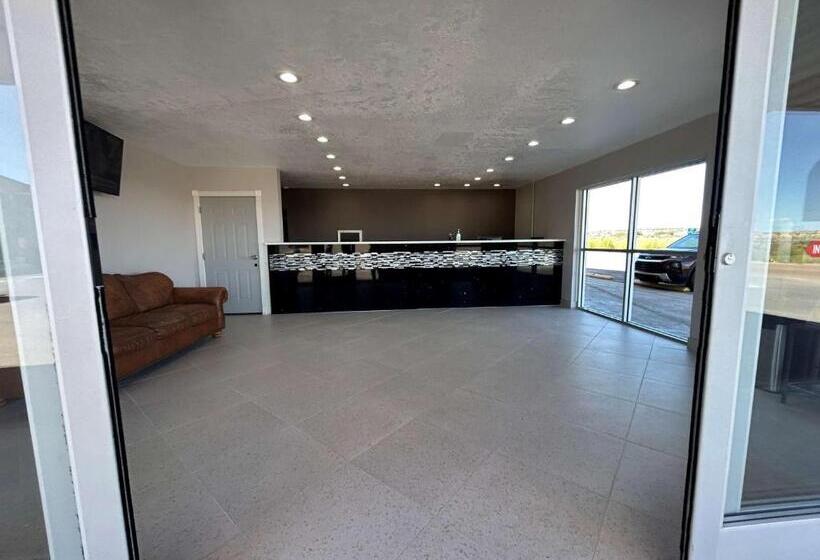 فندق Surestay By Best Western Chambers Petrified Forest