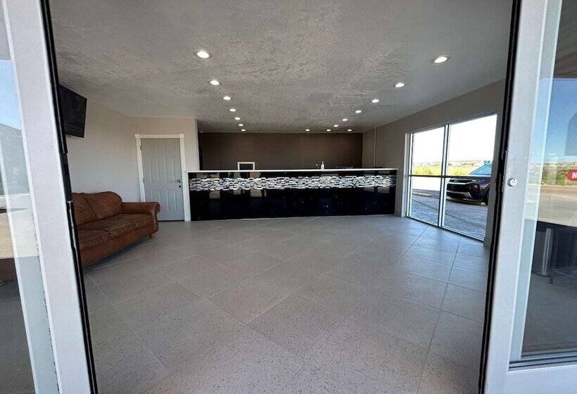 فندق Surestay By Best Western Chambers Petrified Forest