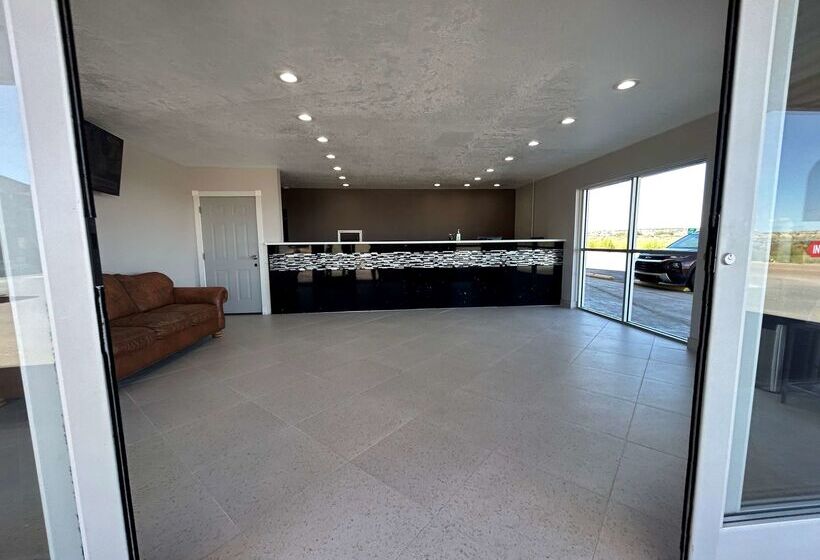 فندق Surestay By Best Western Chambers Petrified Forest