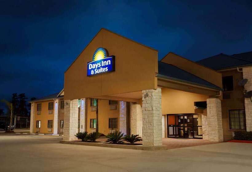 Отель Days Inn & Suites By Wyndham Conroe North