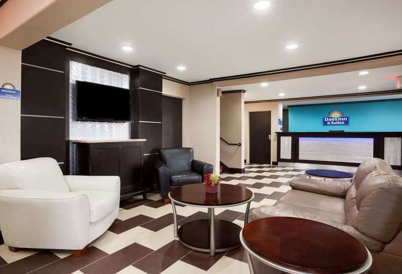 Отель Days Inn & Suites By Wyndham Conroe North