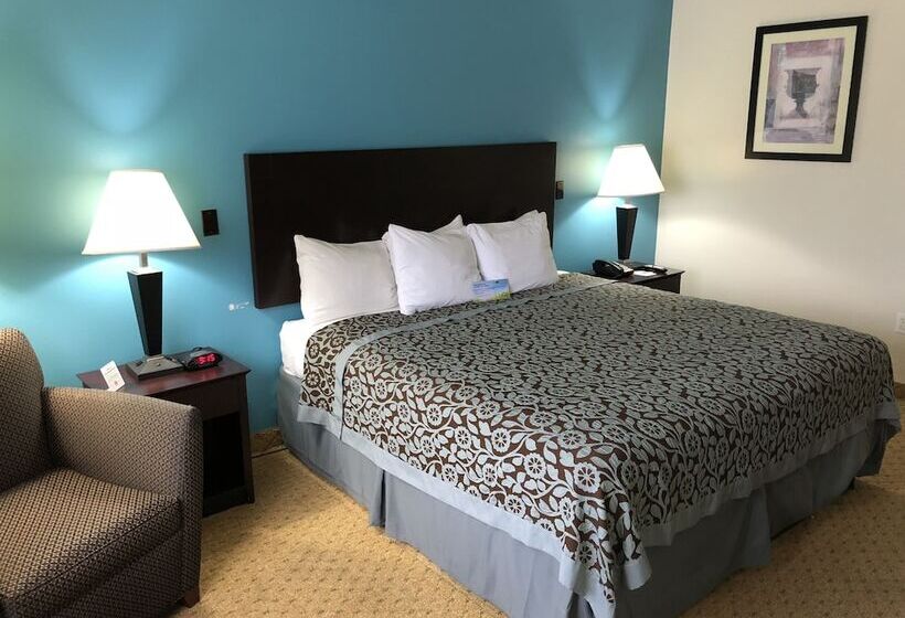 هتل Days Inn & Suites By Wyndham Conroe North