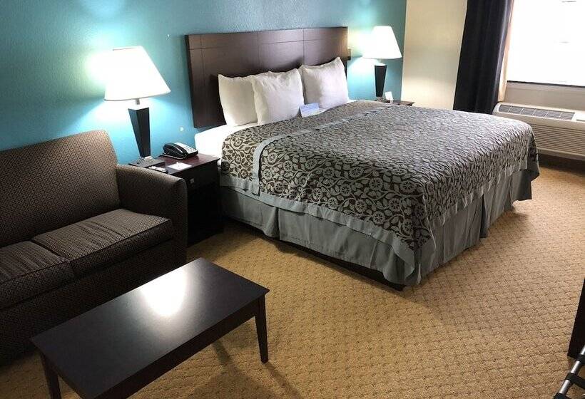 Отель Days Inn & Suites By Wyndham Conroe North