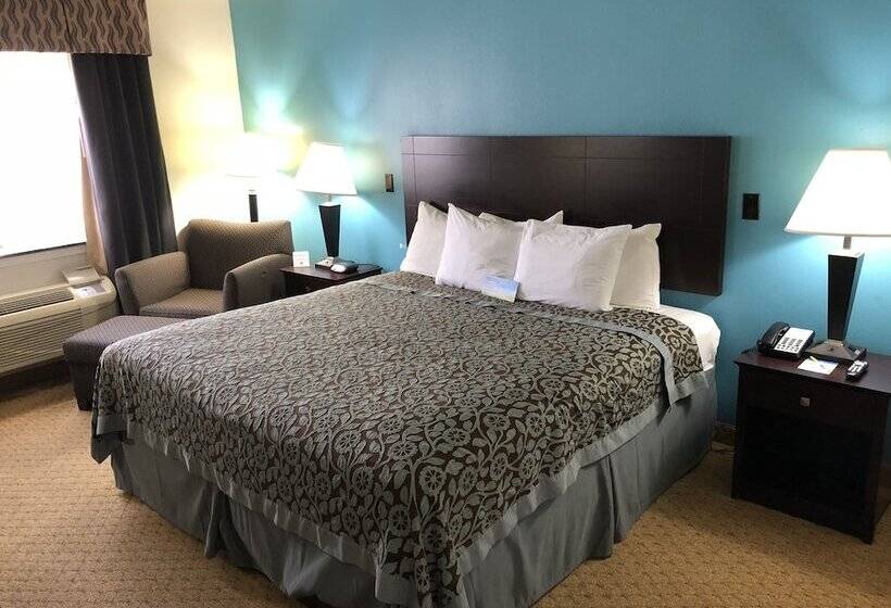 Отель Days Inn & Suites By Wyndham Conroe North