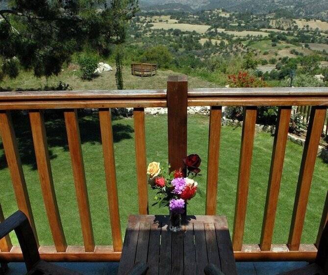 Отель Demetriou Paradisos Hills