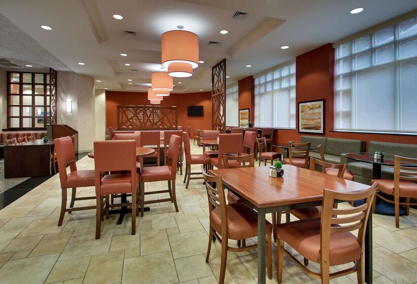 בית מלון כפרי Drury Inn & Suites Charlotte Northlake