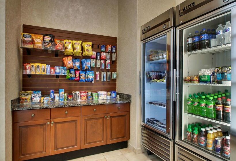 Отель Drury Inn & Suites Charlotte Northlake