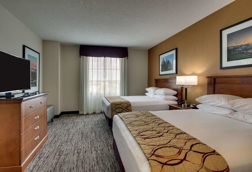 Отель Drury Inn & Suites Charlotte Northlake