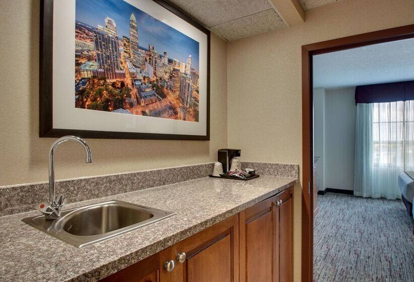 בית מלון כפרי Drury Inn & Suites Charlotte Northlake