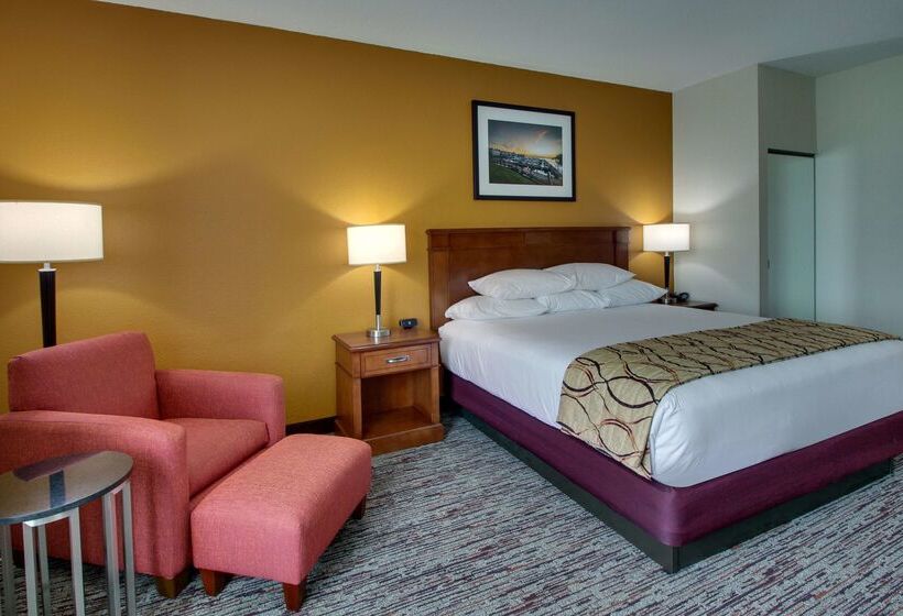 Отель Drury Inn & Suites Charlotte Northlake
