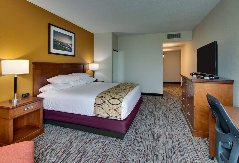 Отель Drury Inn & Suites Charlotte Northlake