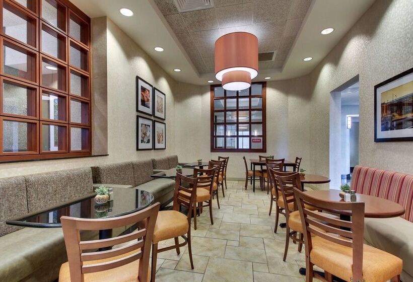 בית מלון כפרי Drury Inn & Suites Meridian