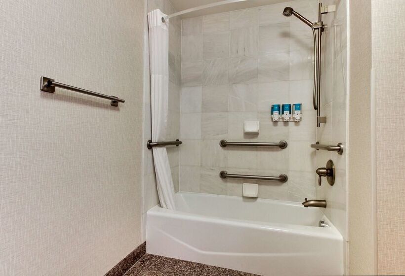 فندق Drury Inn & Suites Meridian