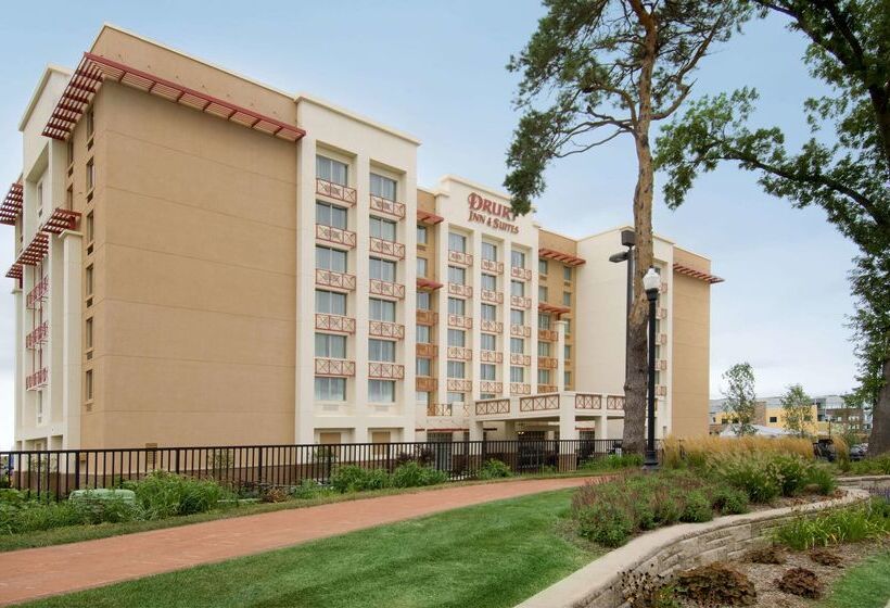 هتل Drury Inn & Suites West Des Moines
