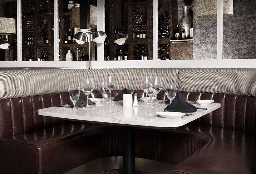 Отель Embassy Suites Atlanta Kennesaw Town Center